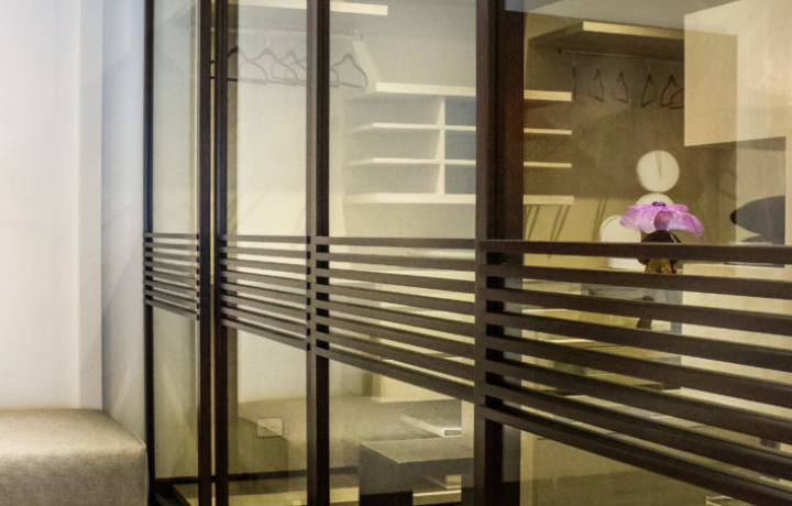 Puerta Vestier Showroom