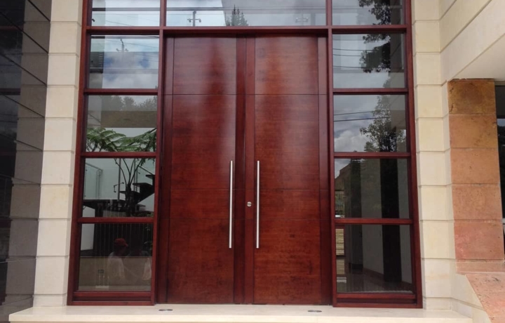 Puerta Principal CB
