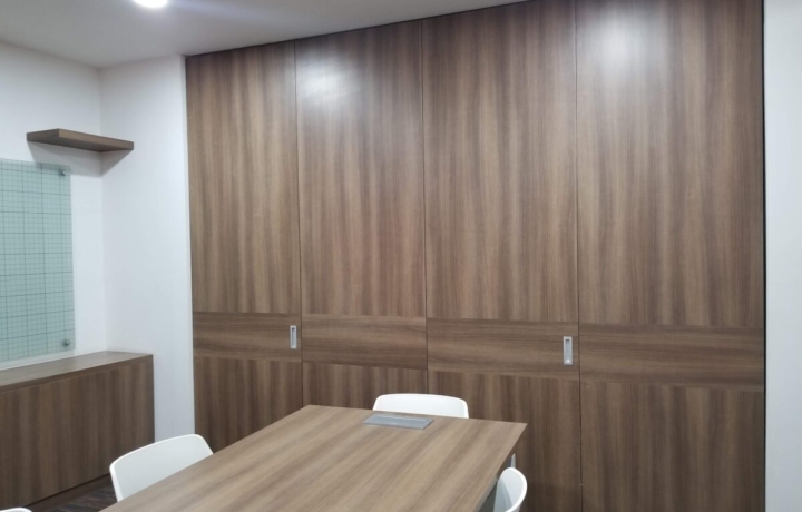 Grupo Nutresa- Puerta División Sala Gerencia